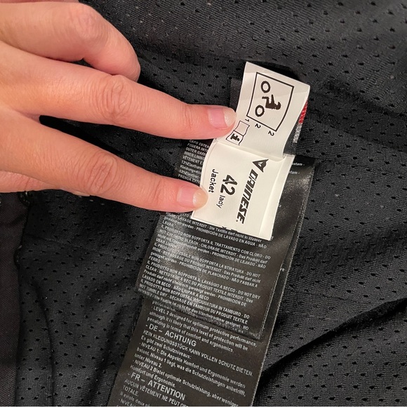 Dainese women’s leather motorcycle jacket - 42 - Picture 2 of 9